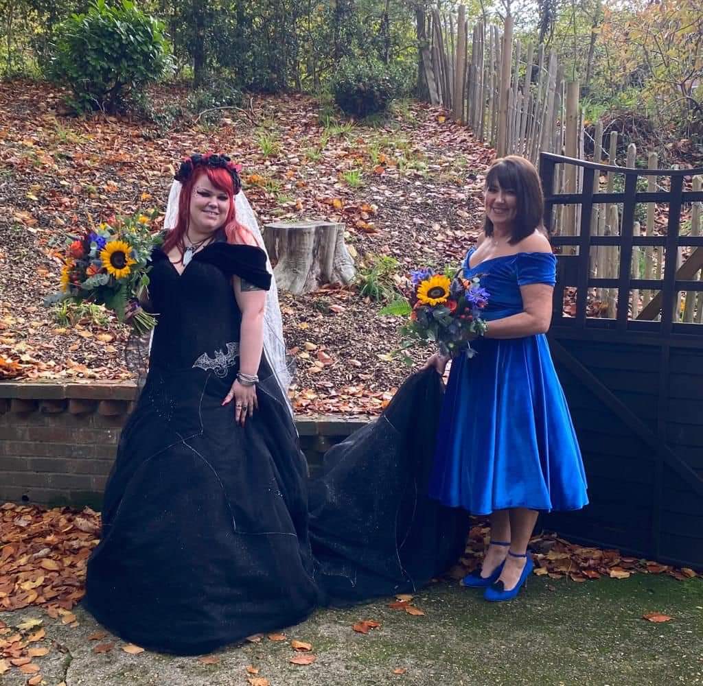 HollyWinter's tweet photo. Thank you @paul_coia and @jasmine_akua for having me on @BBCBerkshire just now for Ask The Expert. 🪡🧵 Here's the black dress with the bats I talked about. 🦇 https://t.co/sNhXNMjiza