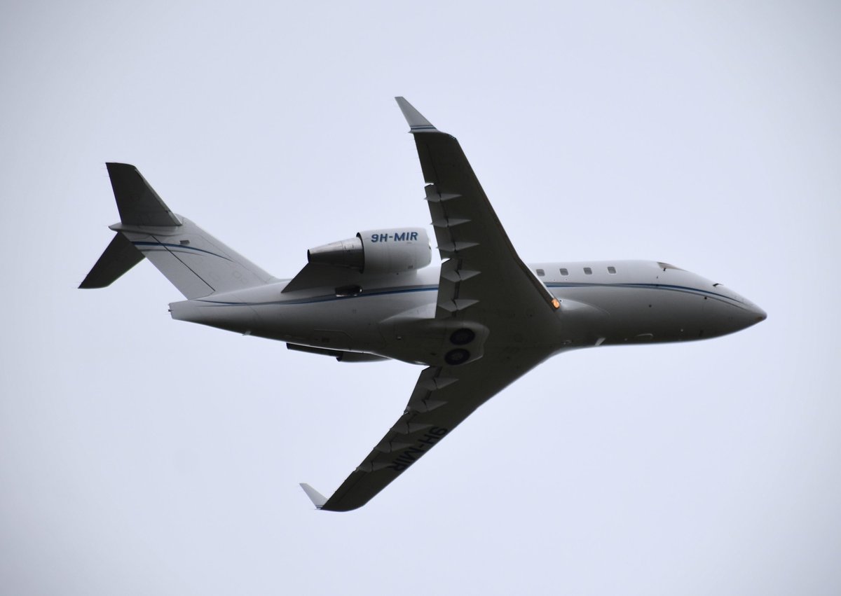 bigchrys2's tweet image. Missed the A380...

Managed to catch the Bombardier Challenger 9H-MIR departing 

#pik 
#prestwickairport 
@GPABusiness 
#bombadier 
#9Hmir
