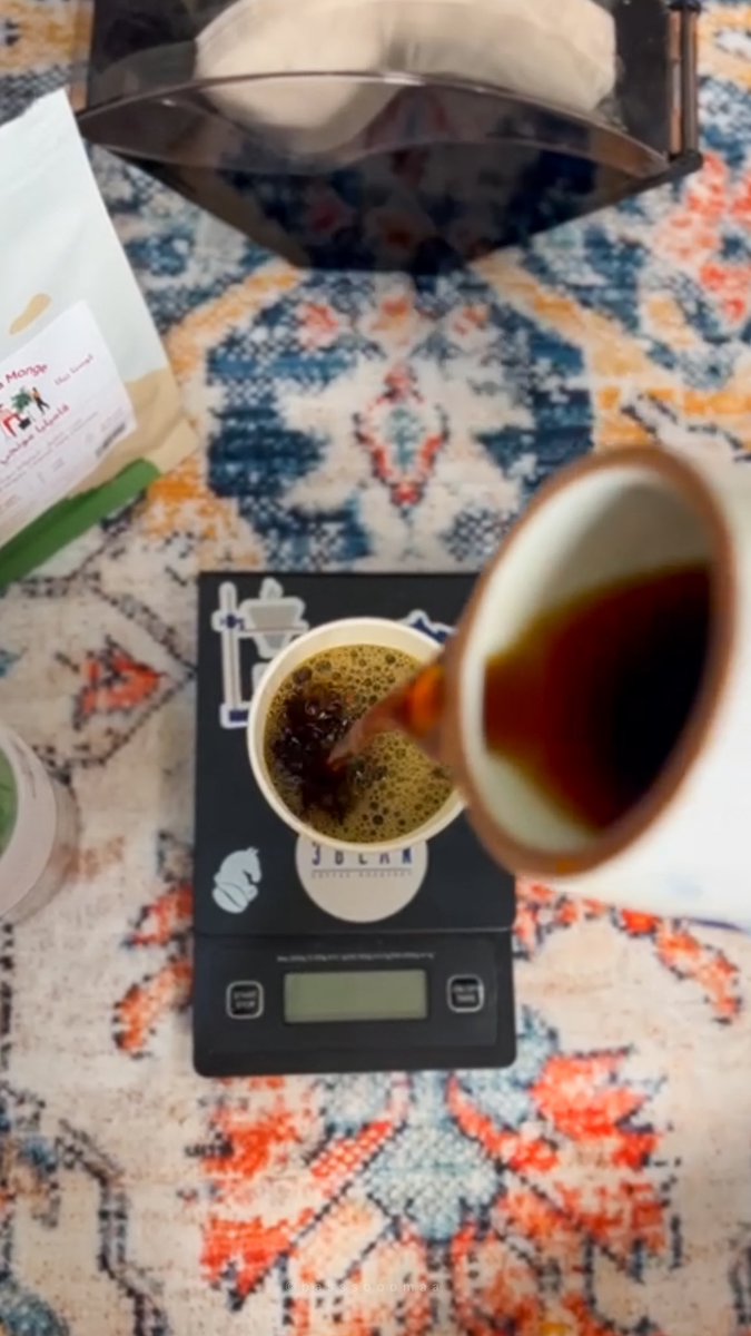 basssooomaa's tweet photo. 4 اكتوبر 🤎☕️.
 من باب التوازن 
 كُل حُلوة قهوتها مُّرة 🤍. https://t.co/TwBjE2vPjz