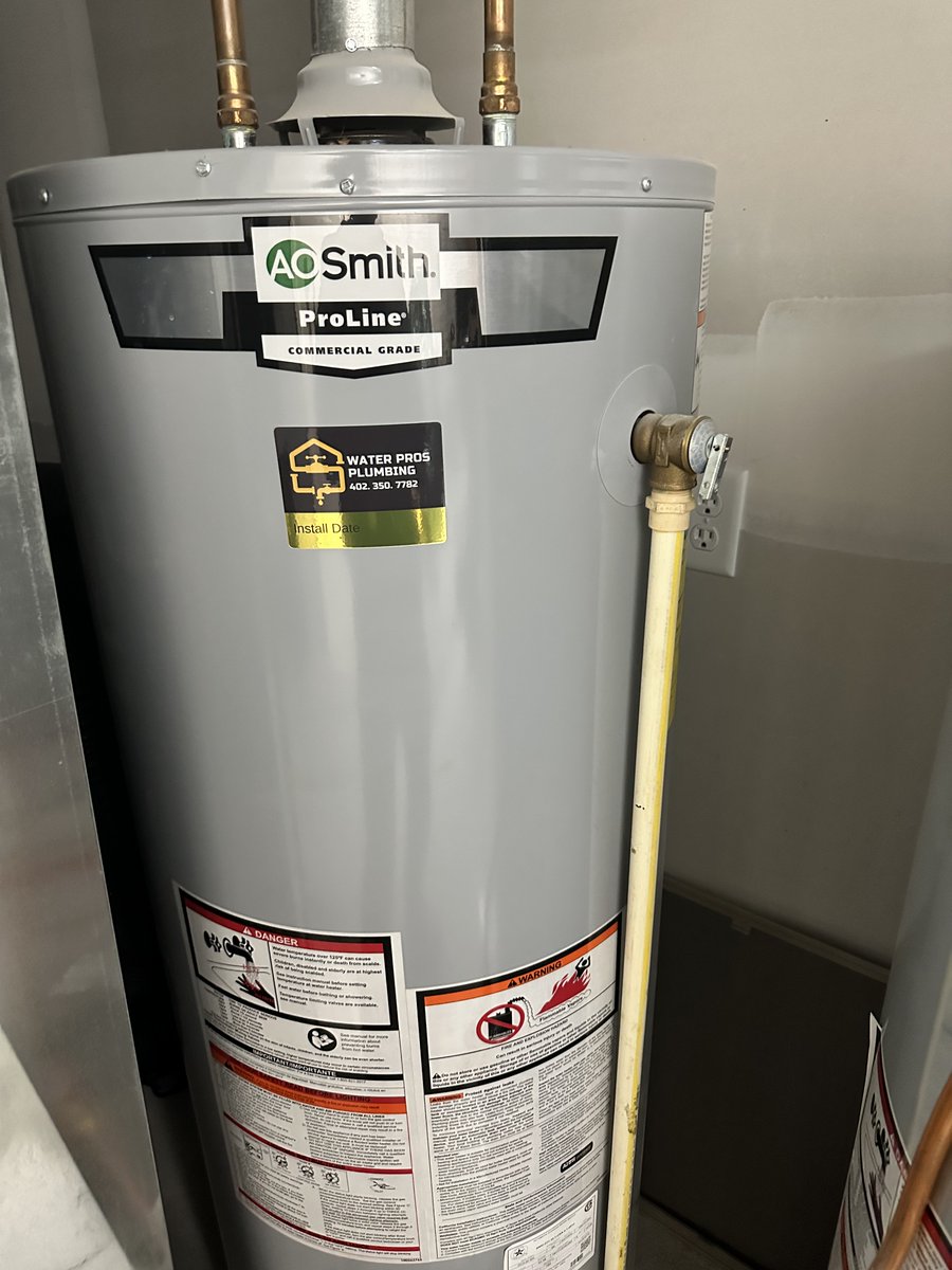 WaterProsOmaha's tweet photo. Our latest job saw us help a customer struggling with lukewarm showers and hard water. Happy to say, we fixed their issue with a double water heater system from A.O. Smith and a salt-free water conditioner courtesy of Kind Water Systems! #ProblemSolved #WaterProsOmaha https://t.co/JftSkyI6t2