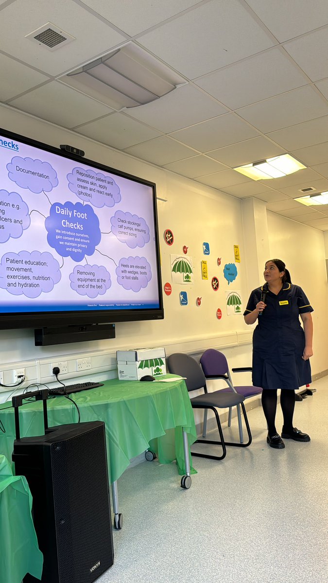 Amelia sharing Swan wards daily foot checks to reduce pressure ulcers on the feet #harmsfree