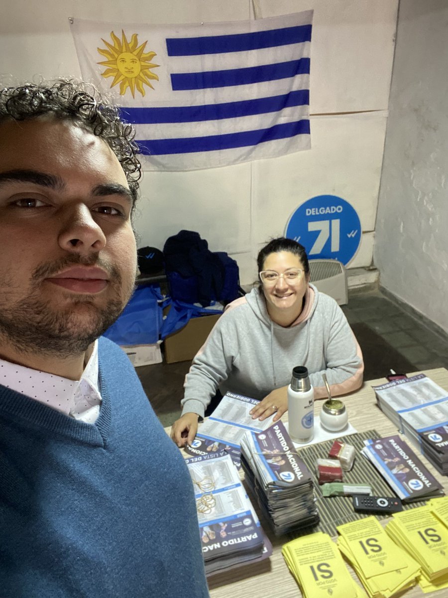 ramiro_uy1's tweet photo. Andamos en el local !! Pásate por tu lista para este 27 de octubre
📍8 de octubre 4380 esquina Cno. Corrales
#delgadoripoll #partidonacional #montevideo #politica #lista71 #Uruguay #unanuevamirada #ReelegíUnBuenGobierno https://t.co/qApGBdvdYZ