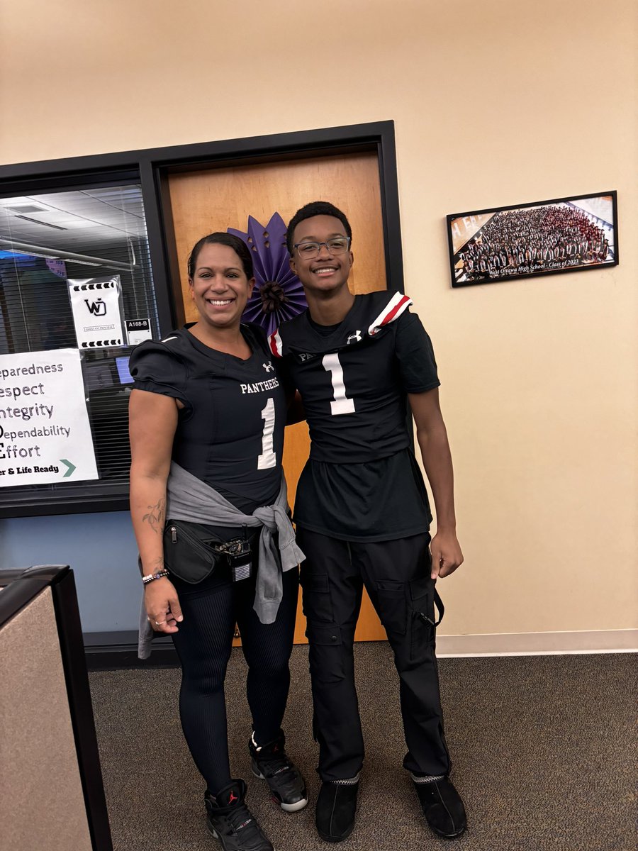 You already know I had to show my appreciation to <a href="/mrs_cherry2011/">Lindsay Cherry</a> Thank you for everything! <a href="/WO_Football1/">West Ottawa Football</a>