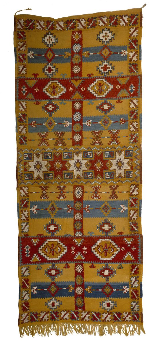 Give your eyes a much-needed break with the sunset hues of a Moroccan carpet ☀️ #FabricFriday 

Woven in the mountains of rural Morocco, this carpet entrances us with its symmetrical diamonds, star motifs and multicolored rosettes.