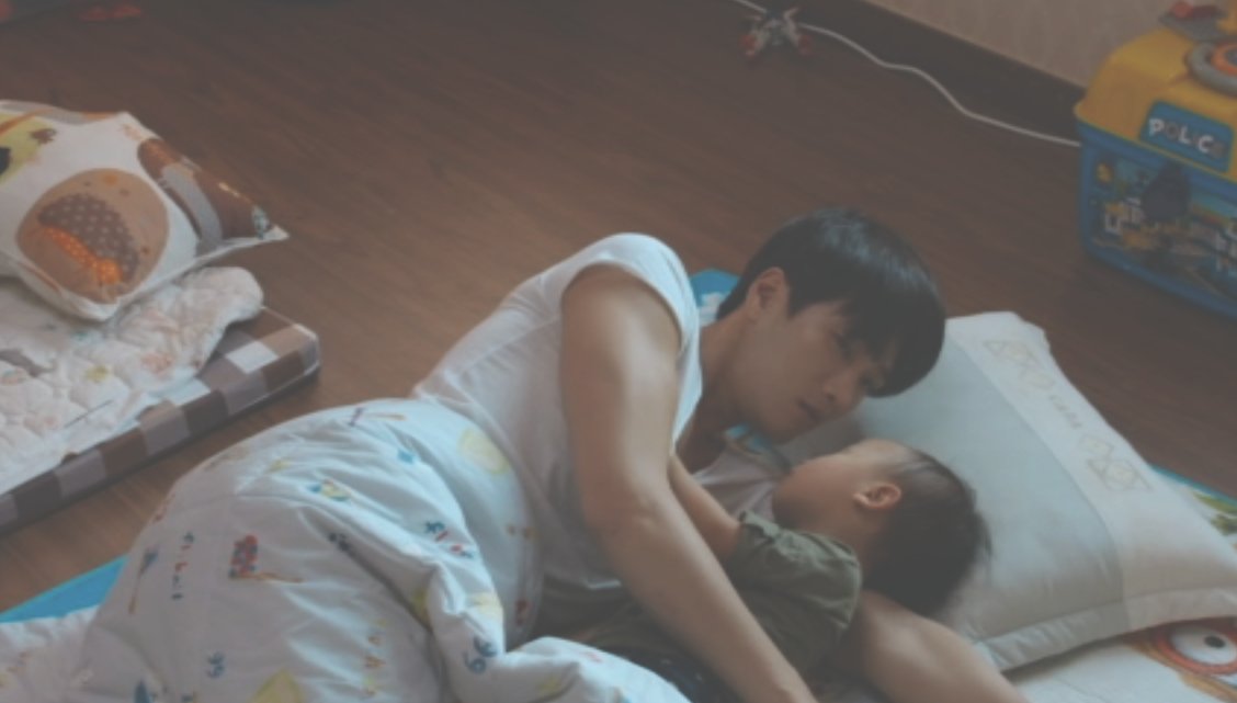 영화 히야 보는 중에 .... 육아하는 안보현 이거 실화가 ...ترجمة المنشور