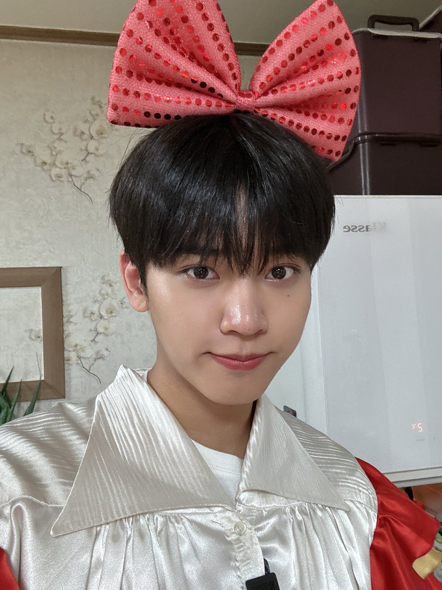 OmegaX_members's tweet photo. [#OX]

나는야 작은 까탈레나

#OMEGA_X #오메가엑스   
#혁 #HYUK https://t.co/uA1BzgVDg2
