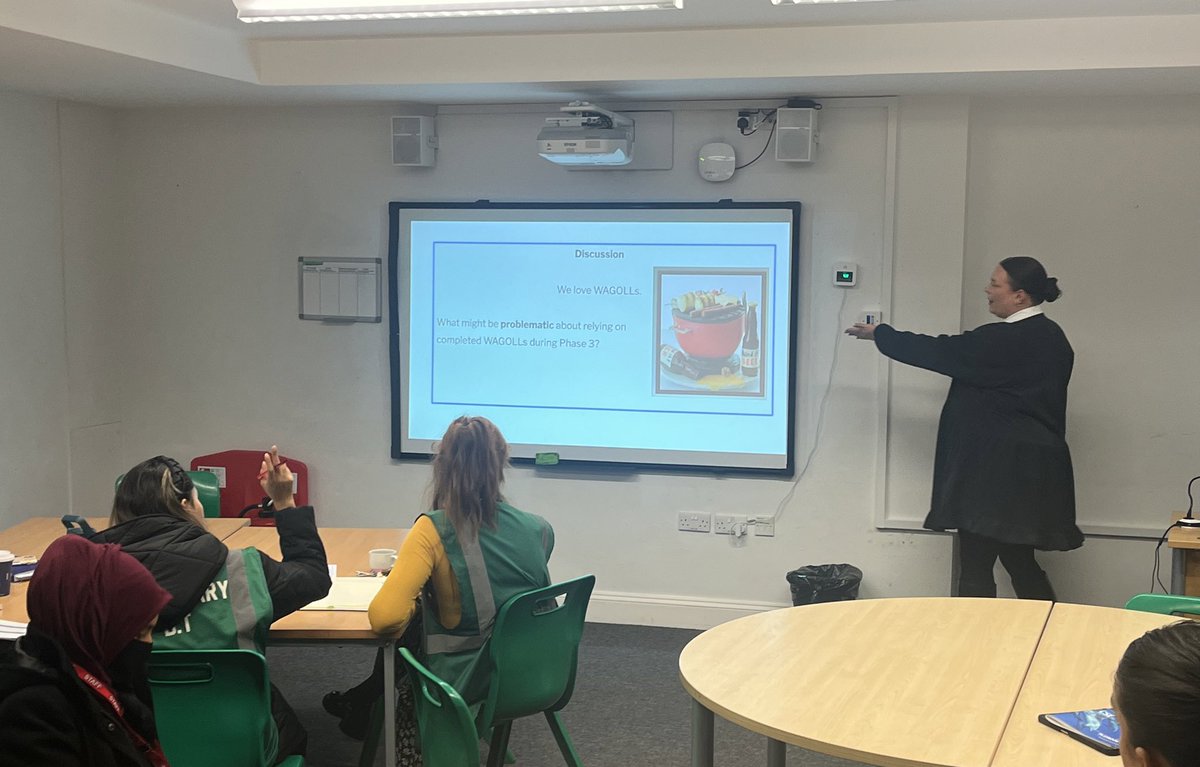 The wonderful <a href="/MxKey4/">Ms__Key</a> presented in TLC this morning on the importance of the thought process in our modelling and the importance of explaining the ‘why’ 💭