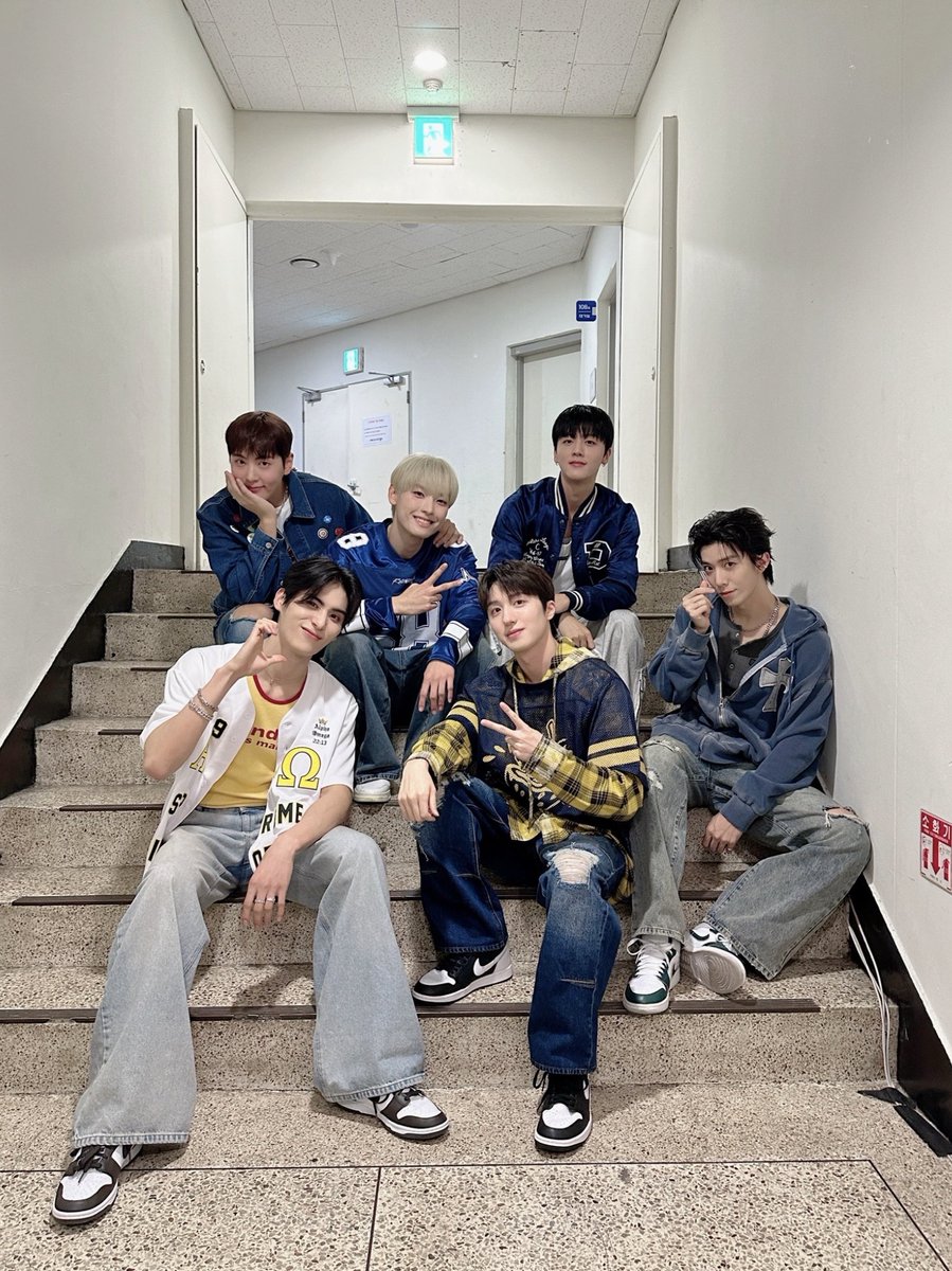 SF9_FANCLUB's tweet photo. [📸] 2024 SF9 FAN-CON ‘My 8antasia’ DAY 1

우리 Fantasia의 시작,
FANTASY랑 있는 지금 이 시간이 제일 좋은걸💕

#SF9 #에스에프나인 #My_8antasia https://t.co/Sx2llqy4QV