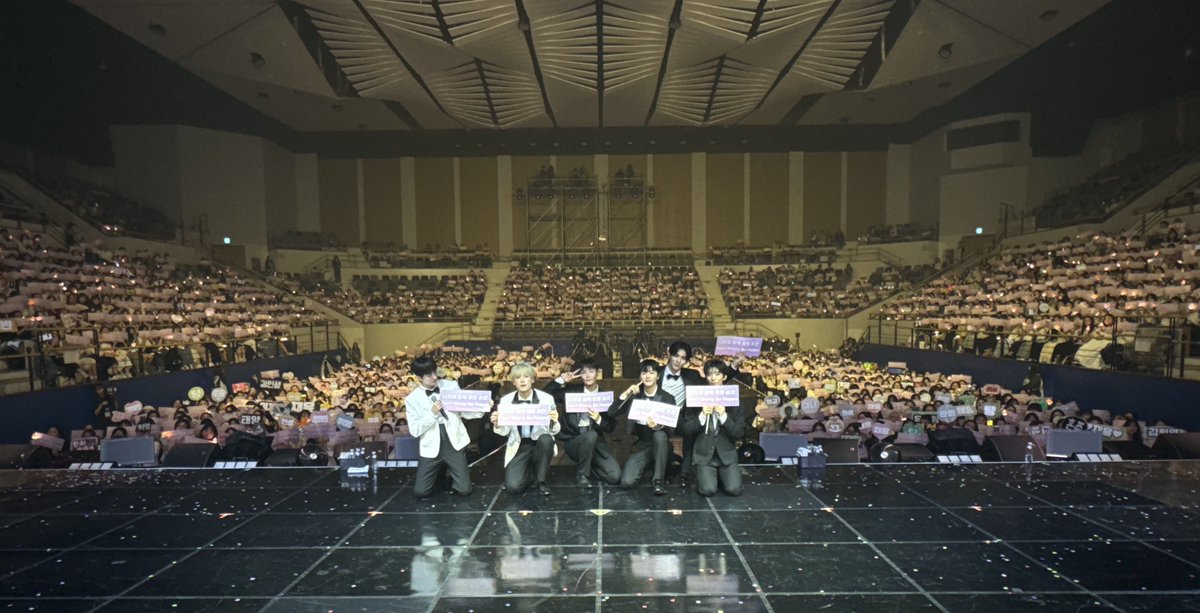 SF9_FANCLUB's tweet photo. [📸] 2024 SF9 FAN-CON ‘My 8antasia’ DAY 1

우리 Fantasia의 시작,
FANTASY랑 있는 지금 이 시간이 제일 좋은걸💕

#SF9 #에스에프나인 #My_8antasia https://t.co/Sx2llqy4QV