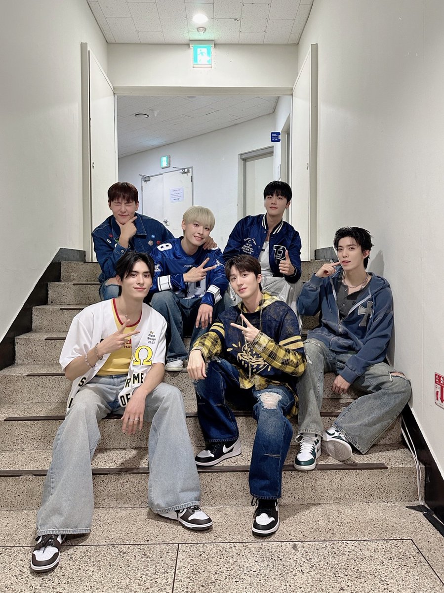 SF9_FANCLUB's tweet photo. [📸] 2024 SF9 FAN-CON ‘My 8antasia’ DAY 1

우리 Fantasia의 시작,
FANTASY랑 있는 지금 이 시간이 제일 좋은걸💕

#SF9 #에스에프나인 #My_8antasia https://t.co/Sx2llqy4QV