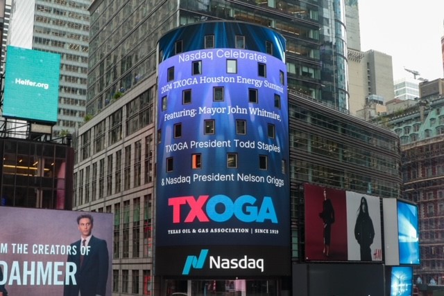 TXOGA's tweet photo. Thank you to @Nasdaq for highlighting our recent Houston Energy Summit which featured @houmayor @whitmire_john, TXOGA President @Todd_Staples and Nasdaq President @NelsonGriggs in Times Square in the heart of New York City!

Read more: https://t.co/j6Osl9bt7l https://t.co/qmFM6sSskR