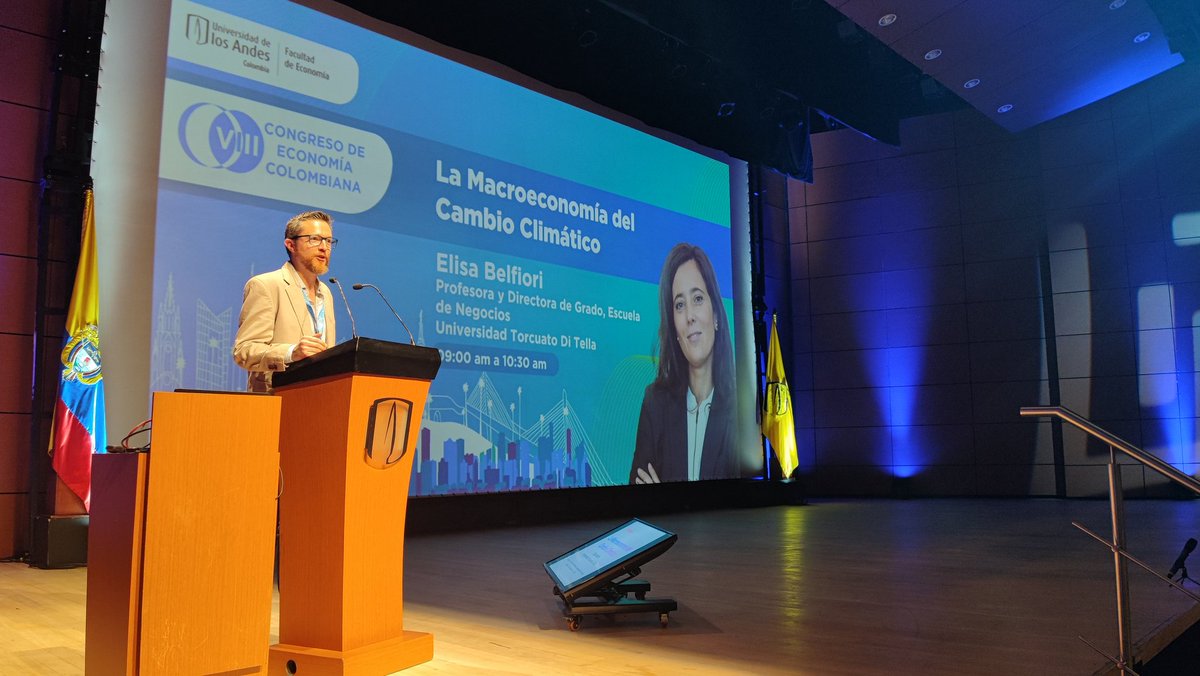 EconomiaUAndes's tweet image. 🔴 En vivo: La #Macroeconomía del #CambioClimático por @elisabelfiori profesora y directora de grado, Escuela de Negocios - @utditella.

Únete a esta sesión del VIII Congreso de #EconomíaColombiana #CEC2024 🎥: bit.ly/4gRONwX

#Economia #EconomiaUniandes