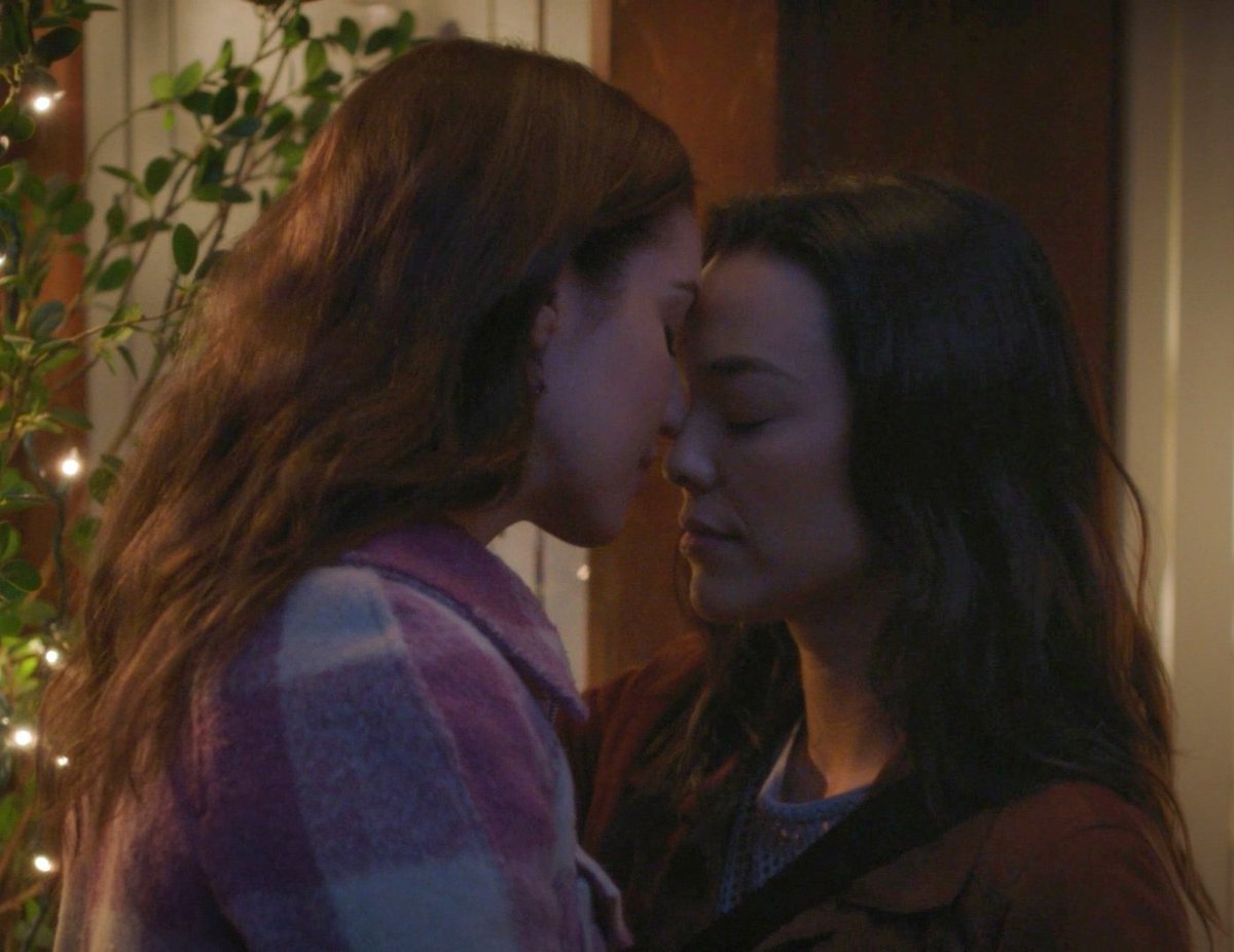 julesmika feeling comfort and affection with the forehead thing is so sweet and deep that you can't stop watching