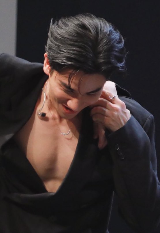 newenn_v's tweet photo. ✧ TEASING MY HUSBAND ✧

OneShoot🔞 — AU TayNew

Sepasang dua anak Adam yang menikah hanya Karena di jodohkan sehingga kegiatan ranjang mereka sungguh terasa 'biasa'— bagaimana jika salah satunya menggoda suaminya yang sedang meeting? Apakah kegiatan ranjang mereka akan panas? https://t.co/F2R8Xks4Nm