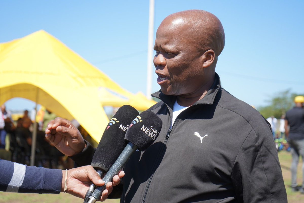 DBE_KZN's tweet image. The Head Of the Department of Education in KwaZulu-Natal, Mr Nkosinathi Ngcobo, expresses gratitude to MTN’s initiative in his interview with SABC News.

#KZNDOE #Handover #MTN8
