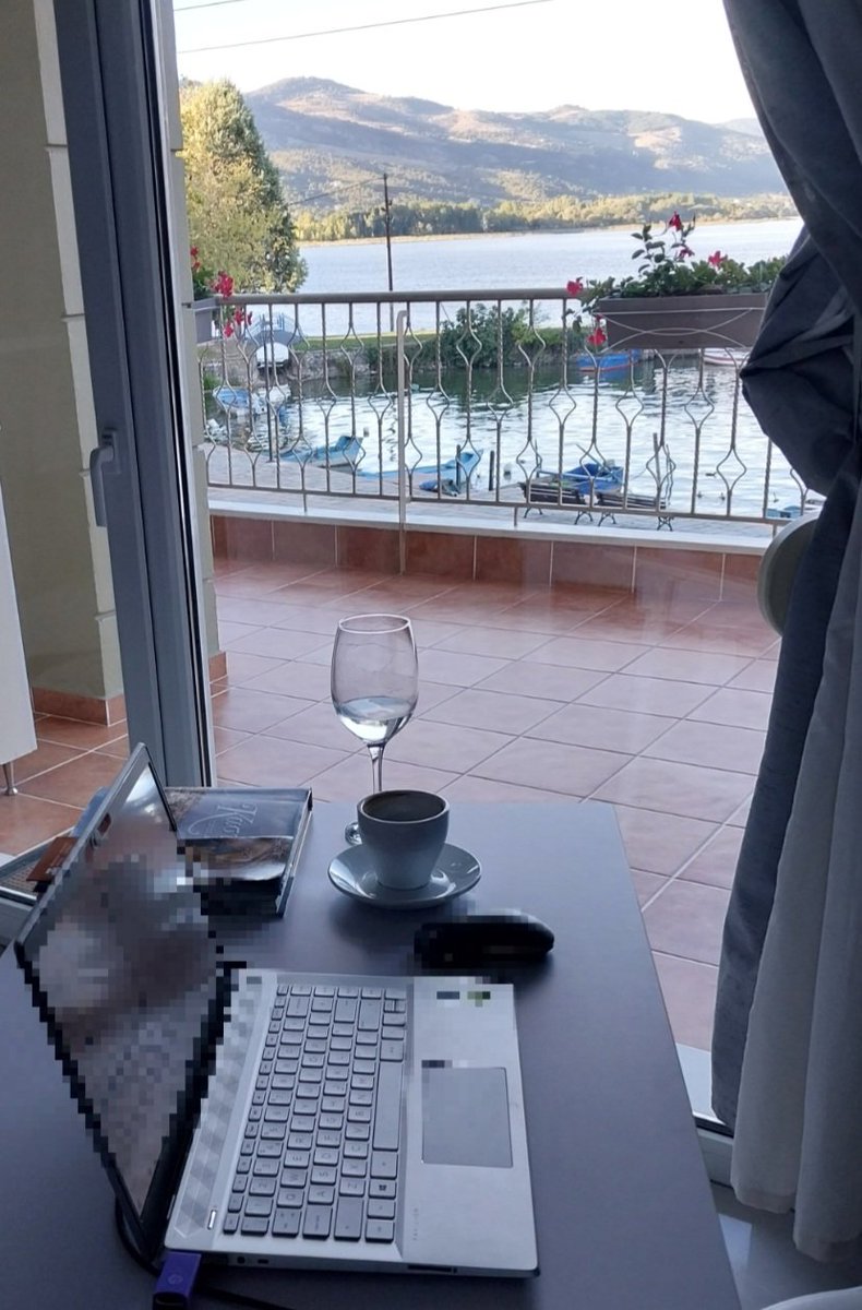 IoannidouMason's tweet image. Long teaching afternoon today 🙏👩‍💻🇬🇷 but only a few hours before the weekend starts  🙏❤️ #happyteaching