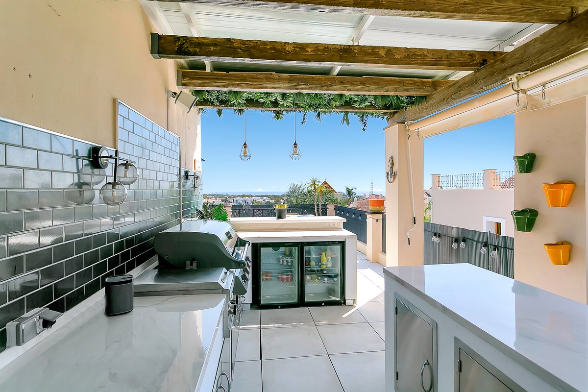 mibrobanus's tweet photo. Breathtakingly Beautiful Totally Reformed 4 bed Townhouse - This is just perfect, stunning from head to toe, must be seen to appreciate. 975,000 Euro https://t.co/tPpgphAYJI