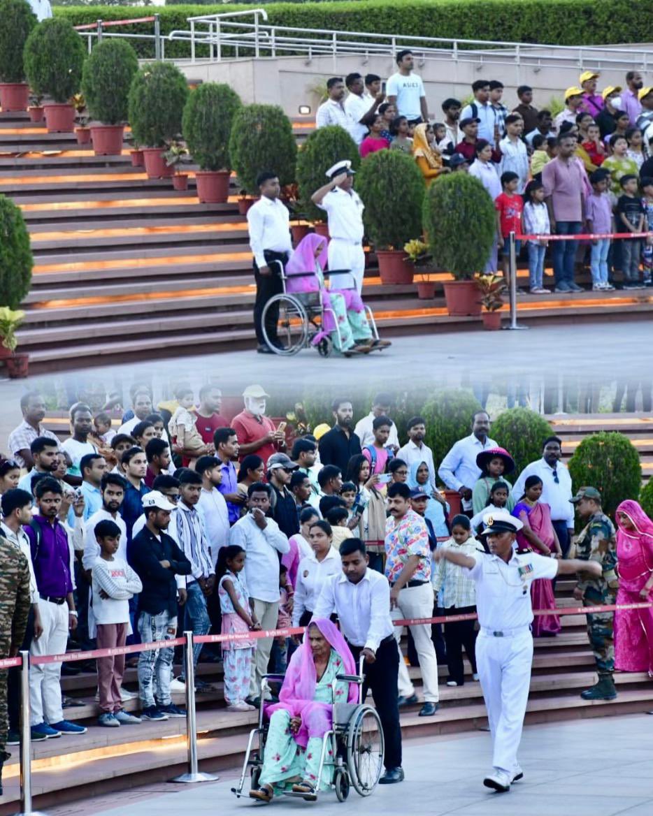 salute2soldier's tweet image. ALD Prem Singh, 20 #Lancers, made supreme sacrifice while defending the Nation in #1965War. Having gone through emotional sojourn of solitude in last 59 years, Mrs Sajjan Kanwar, had a spiritual union with her fallen soldier while paying homage at #NationalWarMemorial.