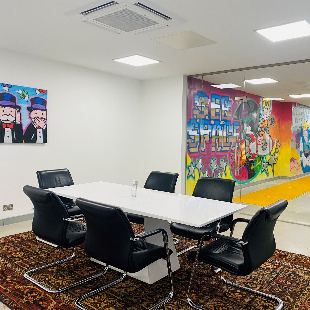 Quick meeting or long brainstorming session? Our rooms are ready for both. ✍️ Book by the hour and get everything from display screens to video conferencing—plus refreshments to fuel your ideas!  #MeetingRoom #Coworking #Macclesfield