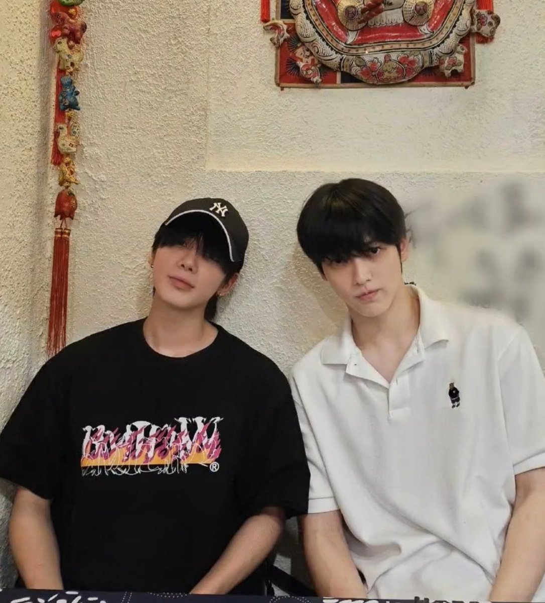 txt_cuddle's tweet photo. 새로 장만한 티셔츠가 꽤나 마음에 드시나봄ㅋㅋㅋ 귀여우다 우히히 https://t.co/PGehsBLgnL