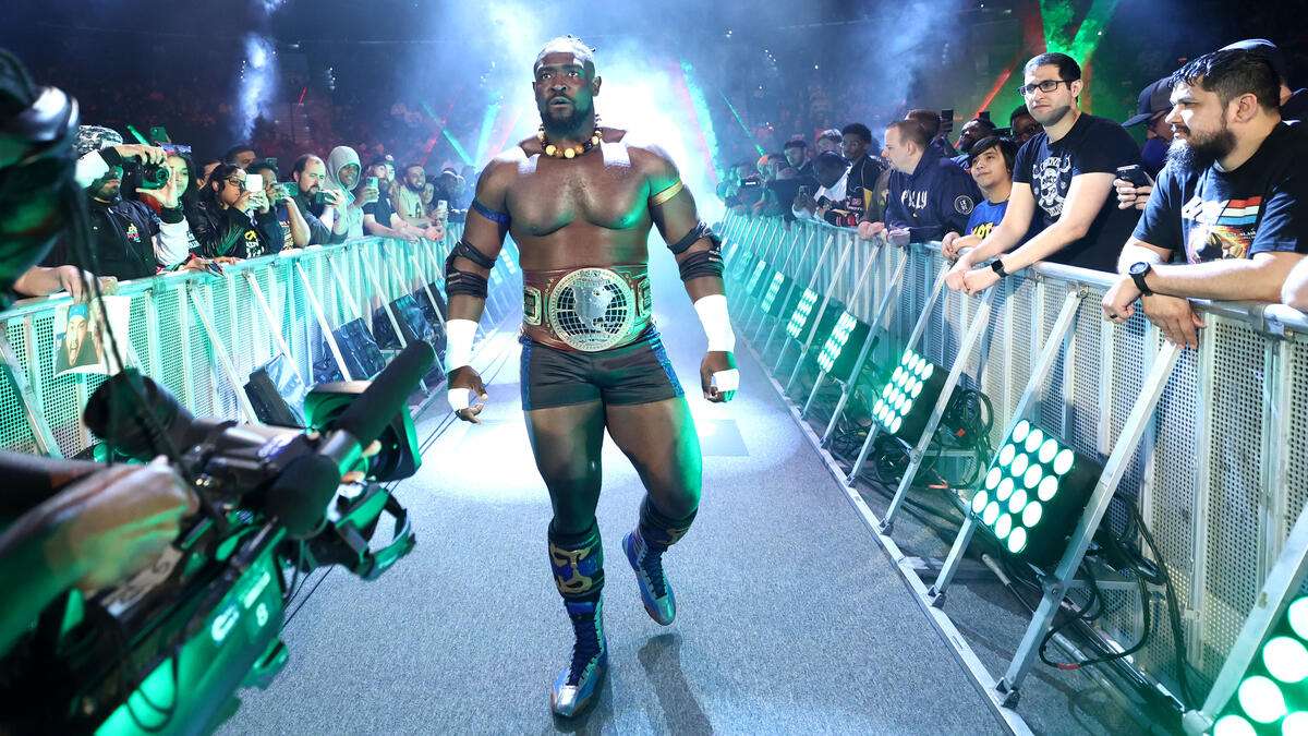 WrestleFeatures's tweet image. Oba Femi is now the longest reigning NXT North American Champion in WWE history.

Oba currently shares the record with Wes Lee. 

Tomorrow, he will overlap Lee, and stand alone as the longest reigning champion.  

What a reign. What a wrestler.