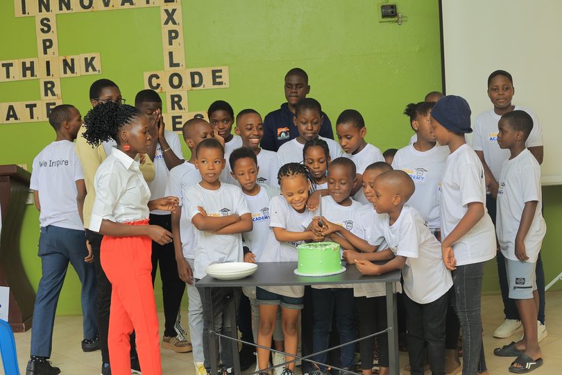 Our last  Code Camp was an unforgettable adventure!
The young coders dove into exciting projects , learned new skills , and had a ton of fun along the way. Their enthusiasm and creativity were truly inspiring!
#KidsCodingCamp #FutureTechLeaders #CodingFun #JoinUs