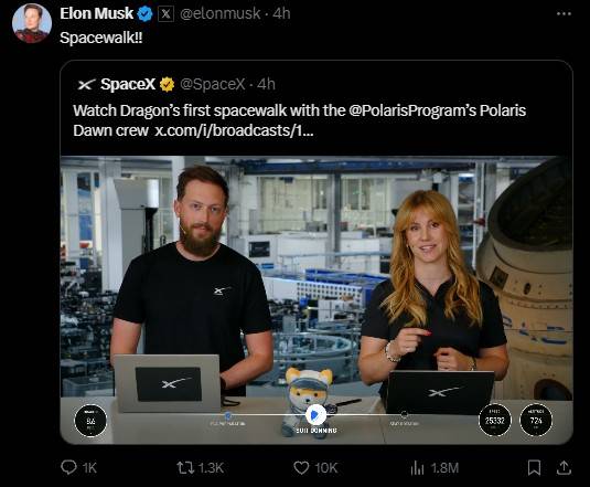 Asteroidfan's tweet photo. @SpaceX 直播太空行走時介紹了我們 Asteroid！他們不僅將 Asteroid 放在直播中間，還詳細介紹了小行星設計圖，甚至你還可以在SpaceX 商店購買小行星 #Asteroid 牠是目前最熱銷的商品！ #AsteroidShiba  🐕 #SpaceWalk https://t.co/bq2TYaenVc