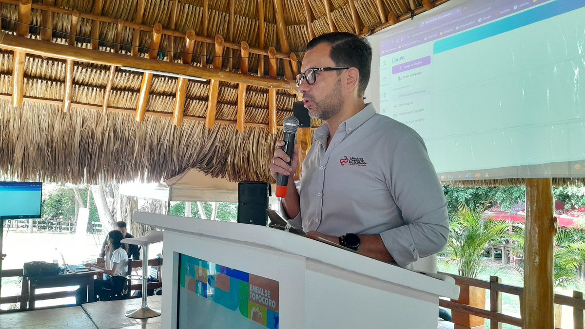 CCBucaramanga's tweet image. #AEstaHora damos inicio al 2do Foro Regional de Turismo: "Superando obstáculos, construyendo un futuro sostenible en el Embalse Topocoro". Una iniciativa en colaboración con @FundaCULTA e @ISAGEN. ¡Seguimos impulsando el turismo en Santander!🤝🔝