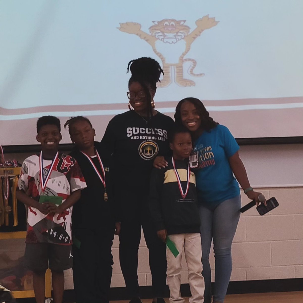 APSPeytonForest's tweet image. Just a few of the students we celebrated during ROAR rally!
That&apos;s what ROAR is all about! 
#PeytonForestROARS
#successnothingless