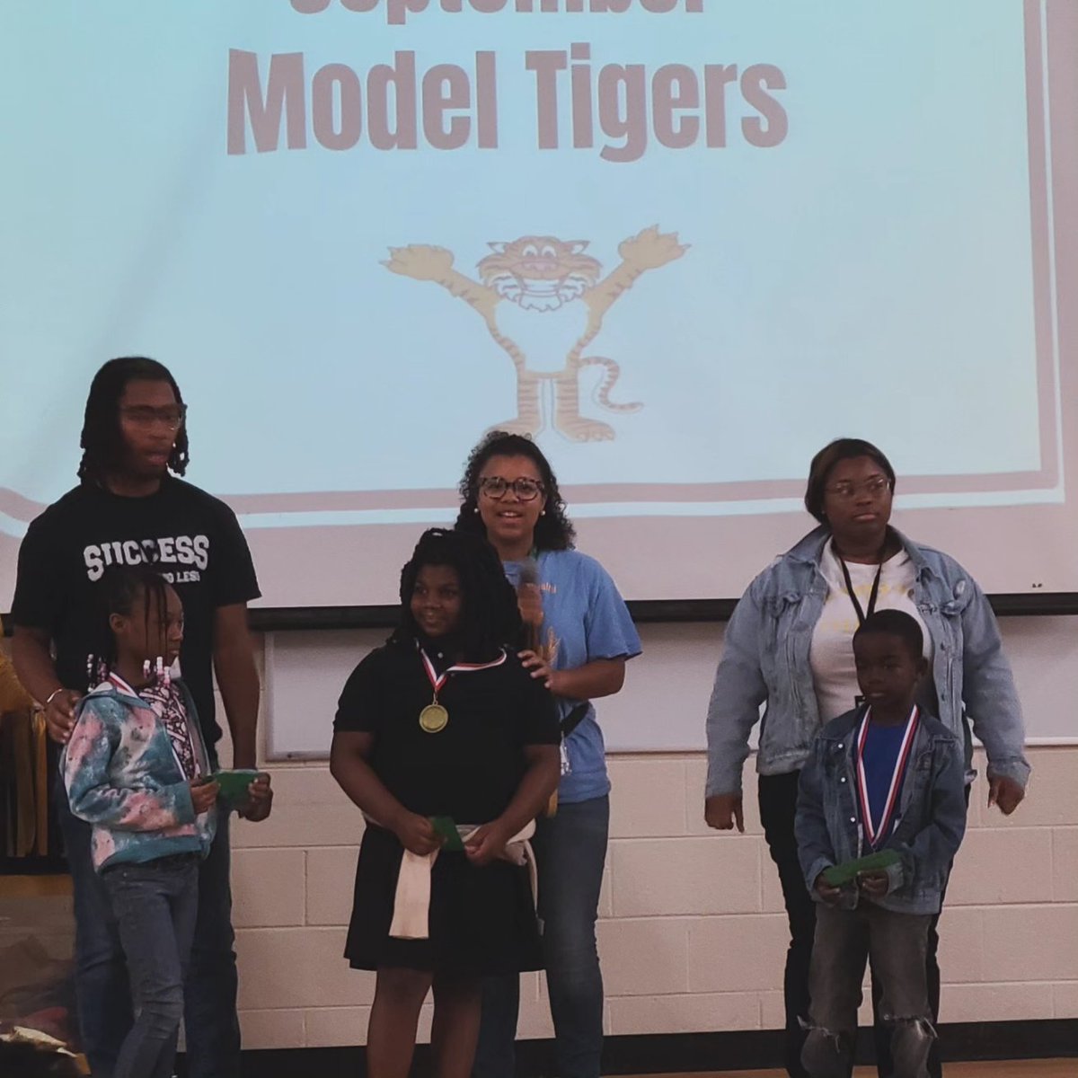 APSPeytonForest's tweet image. Just a few of the students we celebrated during ROAR rally!
That&apos;s what ROAR is all about! 
#PeytonForestROARS
#successnothingless