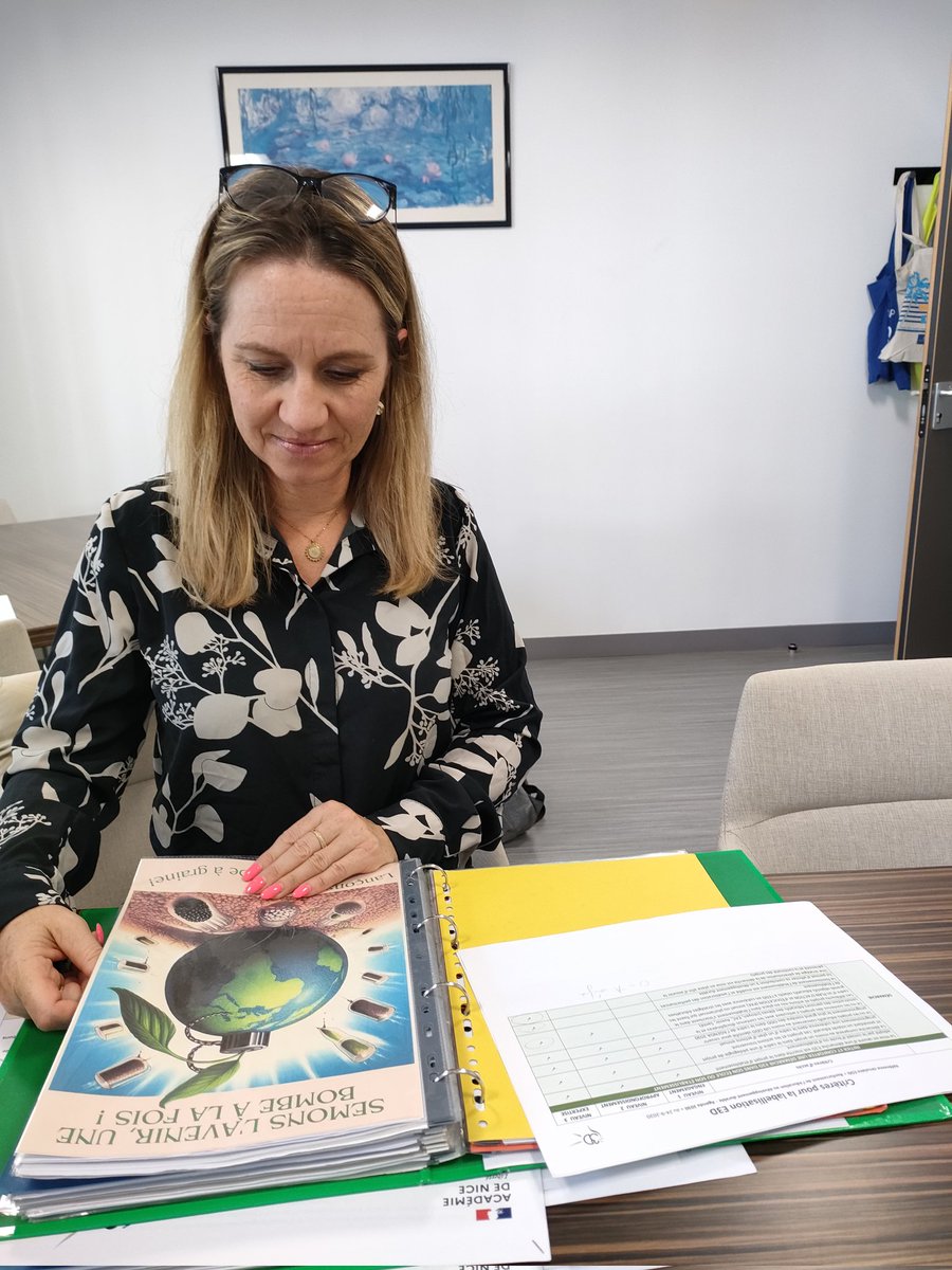 Au travail ! Préparation renouvellement candidature  label #E3D. Réflexion sur le bilan et projets, l'engagement, le développement au sein du réseau, avec les partenaires, les valeurs d'une telle démarche.
💚💚💚
<a href="/IngridKnoll1/">Ingrid Knoll</a> 
<a href="/AcNiceSVT/">SVT académie de Nice</a> 
<a href="/MaRegionSud/">Région Sud</a>
 <a href="/antibes_jlp/">Antibes JLP</a>