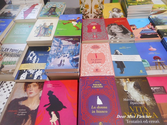 Miss_S_Fletcher's tweet photo. Le mie storie preferite, una delle case editrici che amo di più.
Il bellissimo e colorato stand di @FaziEditore a #BookPride di #Genova. https://t.co/Zbu6yahWVI