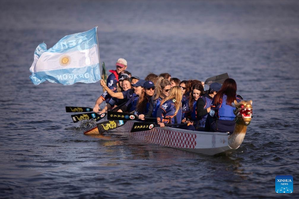 ¡Se viene la XIV #RemadaXElRiachuelo! 🌊🚣‍♀️ Este 9 de noviembre, sumate a esta jornada única por el cuidado de nuestro río y el ambiente. Este año, nos acompaña la <a href="/longzhouAR/">阿根廷龙舟协会Asociacion Argentina de Botes Dragon</a> #BotesDragon, ¡una oportunidad increíble para remar juntos!🐉
Para más info manda DM🫂