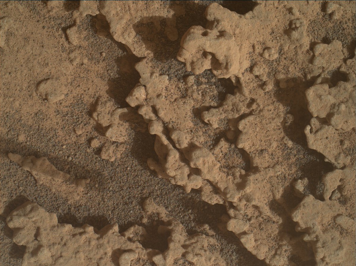 MarsMissionImgs's tweet photo. #CuriosityRover image taken on #Sol3648 with #MAHLI #Mars #NASA #Space https://t.co/J3OHBCNzXh