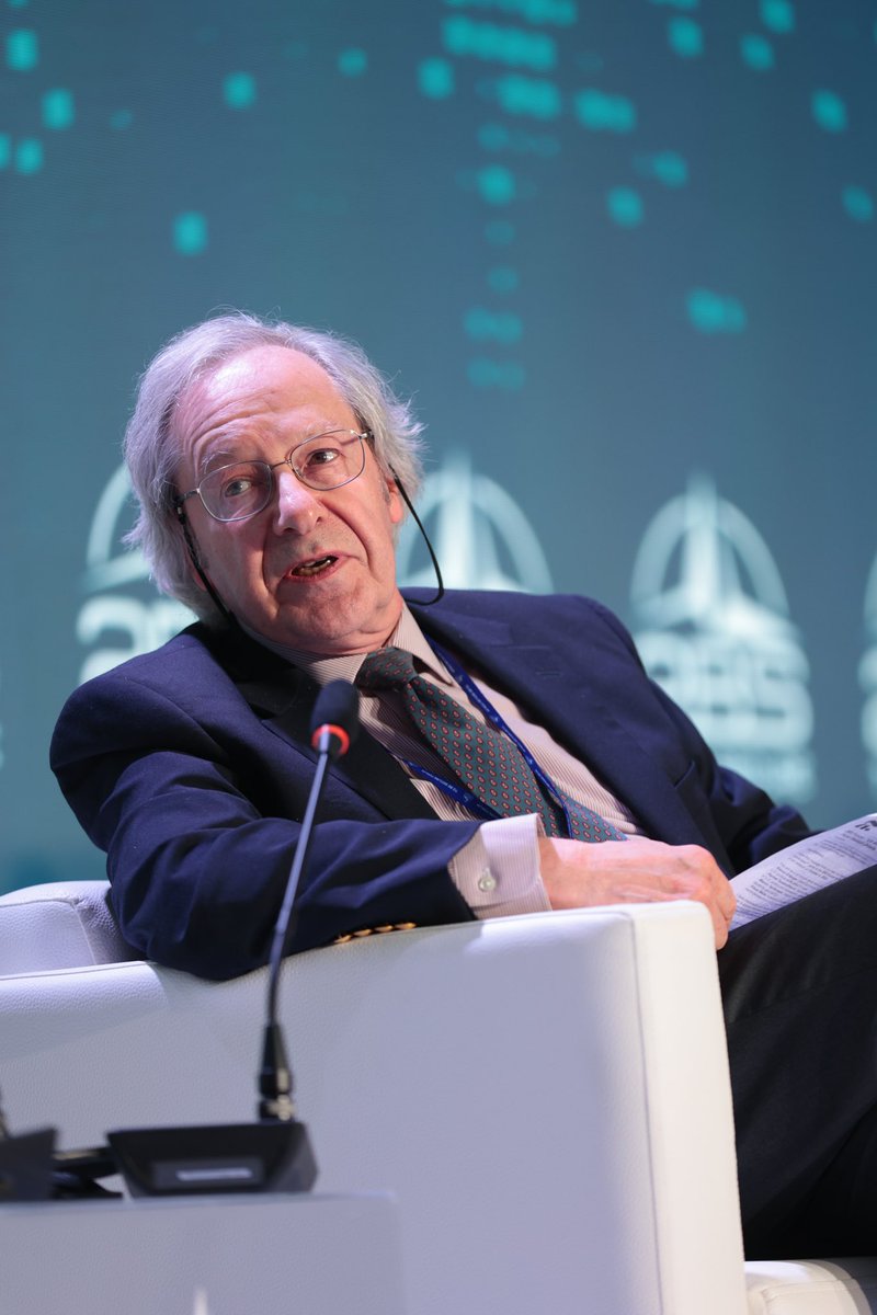 acm_ascg's tweet photo. “What US is doing, and what will happen in a bipartisan way,  is moving outward. Its moving more toward Asia than toward Europe” 

🎙️Steven Erlanger, Chief diplomatic correspondent in Europe, The New York Times 

#2BSForum #2bs2024 https://t.co/gfITRBuWvz