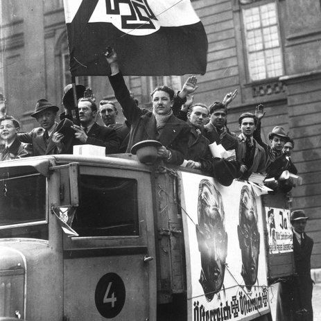 It's #FreeArticleFriday!

"Borderland Brothers: Austrofascist Competition and Cooperation with National Socialists, 1936-1938" by Eric Grube was recently awarded the Max Kade Prize by the Austrian Studies Association. <a href="/AustStudies/">Austrian Studies Association</a> 

Read for FREE here: bit.ly/3zMw718