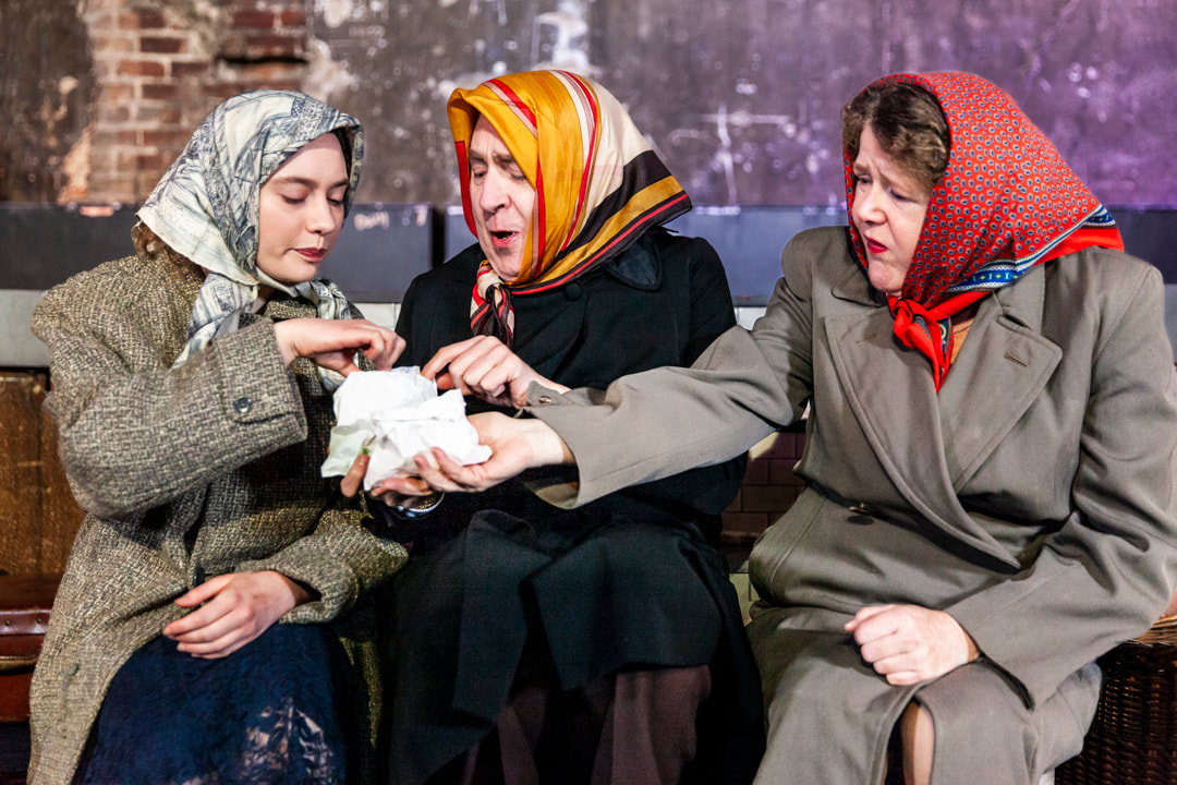 Knights Theatre tweet media