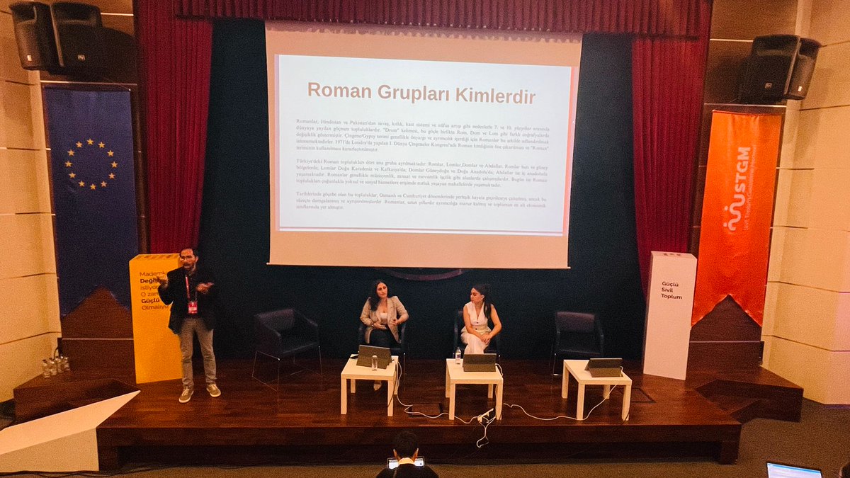 stgmdernegi's tweet photo. #sivilseslerfestivali'nde çoğu zaman göz ardı edilen ve "antigypsyism'"olarak adlandırılan Çingene veya Roman karşıtlığını Romani Godi Roman Hafıza Çalışmaları Derneği'nden dinliyoruz. Çingene mi, Roman mı? gibi antigypsyism ile ilişkilendirilmiş soruları tartışıyoruz. https://t.co/D9UDvk1ZYe
