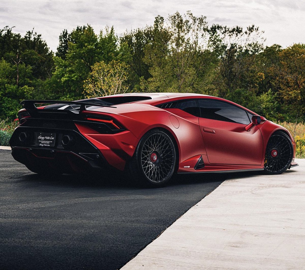 LamboCIub's tweet photo. Rosso Pyra Matte Huracan https://t.co/EkplETp3an