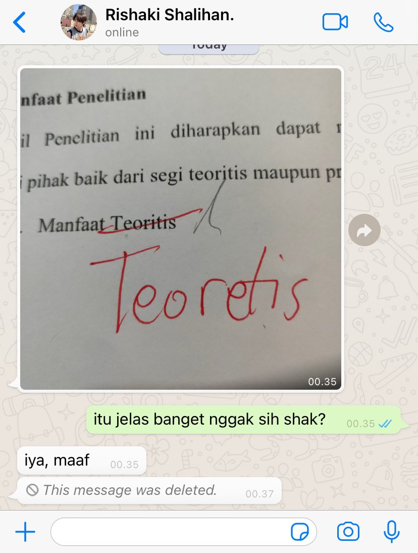 lavteria's tweet image. maaf deh kalo bambyeol putusnya pas skripsian terus cowonya kangen dan cuma bisa basa basi begitu (maaf deh kalo minjem nama shaki vanka males mikir nama baru)