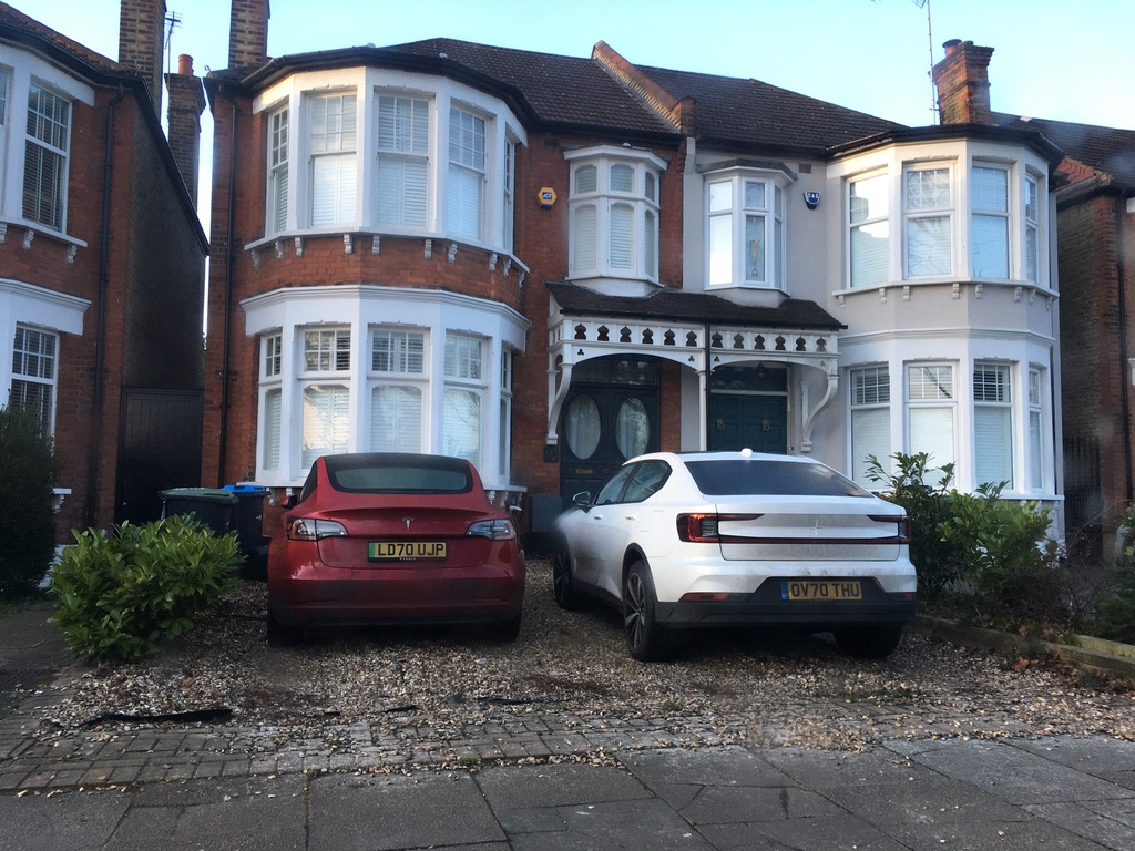 After nine months this year, 🇬🇧 is within 6,500 units of becoming 🇪🇺's largest BEV market, according to Schmidt Automotive Research using industry data. 

The introduction of the ZEV mandate has boosted UK BEV volumes.

During the same time last year it trailed 🇩🇪 by 149K units.