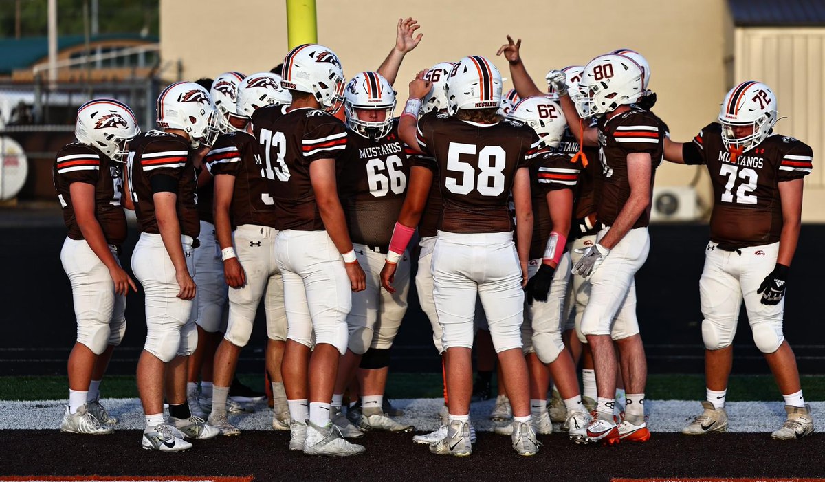 ChsFootball922's tweet photo. 🐴🏈 https://t.co/WeWV882Vue