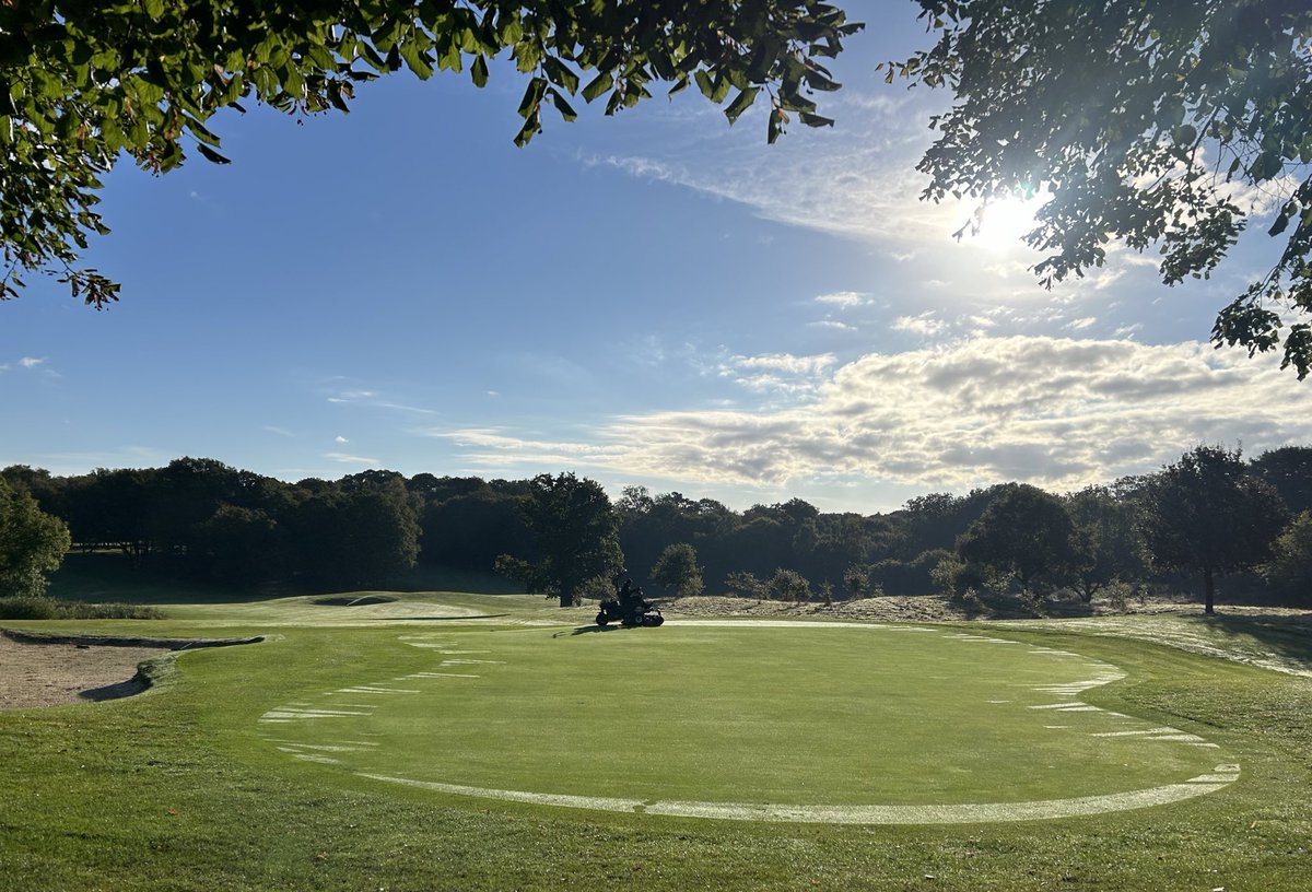 damob1975's tweet photo. That’s been some week @HertsGCC ⛳️☔️☔️☀️ The team have worked miracles to get the course playing and looking superb again week despite some biblical spells of rain. Ascernity and Ryder applied along with a 30-20-30 mix this week as next week looks like another wet one ☔️☔️ https://t.co/dJUZX5hwoX