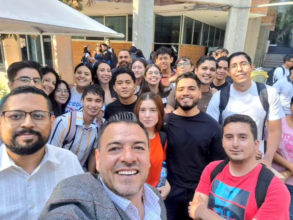 Jesús Sotelo, entre los favoritos a la FECA. Experiencia y proyecto le dan una ventaja estratégica. Representa estabilidad y capacidad de evolucionar, algo que la facultad y la UJED necesitan urgentemente.

Mi columna #Contrapesos en <a href="/SigloDurango/">El Siglo de Durango</a>
 
🌐elsiglodedurango.com.mx/noticia/2024/j…