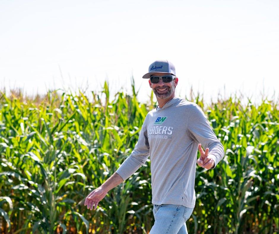 bw_fusion's tweet photo. These are the faces of a farmers advocate — ready to meet you at YOUR gate and be driven by YOUR goals. 🤝 

We take pride in our people and their ability to serve our growers well! Together, let's continue on the pursuit of delivering a new future for crop nutrition. It's what your plants actually need and what is proven to perform that drives us, not sales quotas. 

#bwdifference #betterbiology #farmprofitability #agriculture #farmlife #agronomy #cropnutrition #leadersinthefield