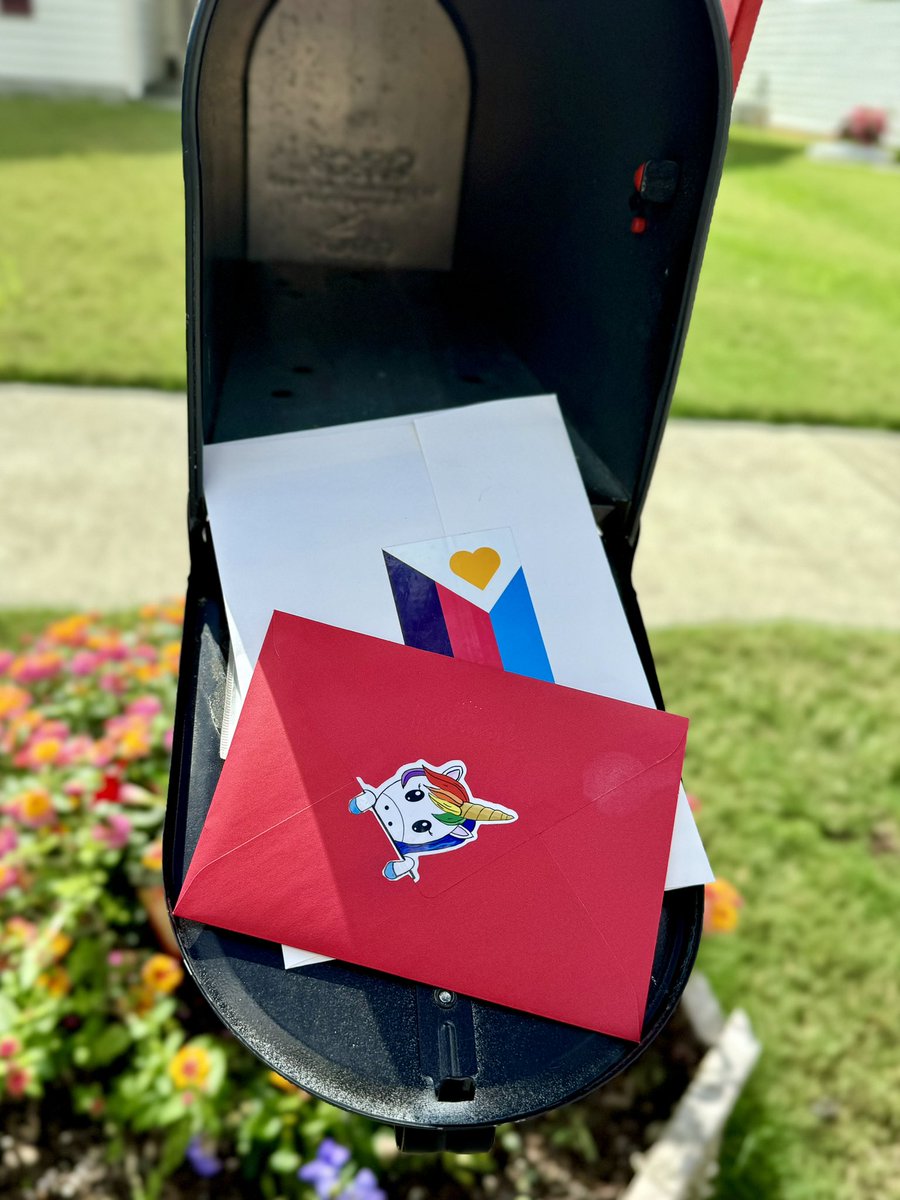 inclusiveunicrn's tweet image. I sent out new sticker exchange requests this week and with these mailings my tallies are: 

Domestic: 28
Unique states: 18 &amp;amp; Washington DC

International: 8
Unique countries: 6

Total: 36 

#stickerexchange #defcon #defcon32 #dcstickerswap