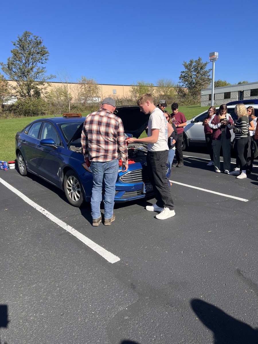 SaddYts's tweet image. 1st YTS Meeting of the year and already busy with hands on activities! PennDOT supervisor teaching basic car checks. #knowwhattodo #driversafety @hwy_safety 
@thstrinitypride