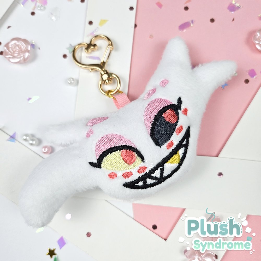 PlushSyndrome's tweet image. 🌟 Raffle  &amp;amp; Shop Sale🌟 
Winner will get 1 Plush Charm of their choice from my shop! LINK BELOW 
 
Rules: 
✅ Follow me 
✅ Like &amp;amp; Retweet 
✅ Answer: &quot;What&apos;s your fav game?&quot; 
 
Raffle ends: 9th October 
 
Running my last shop opening for the year!  
Shop closes: 20th October