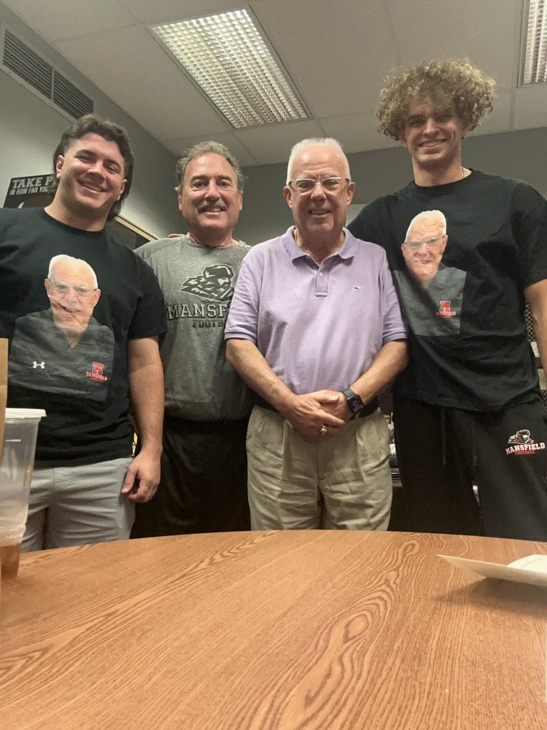 Coach_JEvans's tweet photo. I love homecoming weekend, former Mounties, Bryce Allen and Holden Myers stop by the office this morning https://t.co/7Agkc3c39r