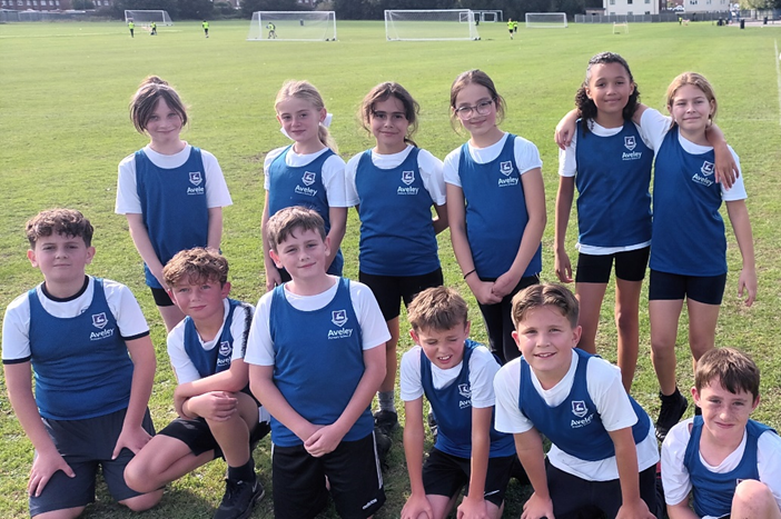 Great work today at Thurrock SSP cross country. Great work rate from the children today. Cannot fault that at all. Pushing themselves until the very end. You should be proud of your efforts.
WELL DONE ALL.

#WeAreAveley